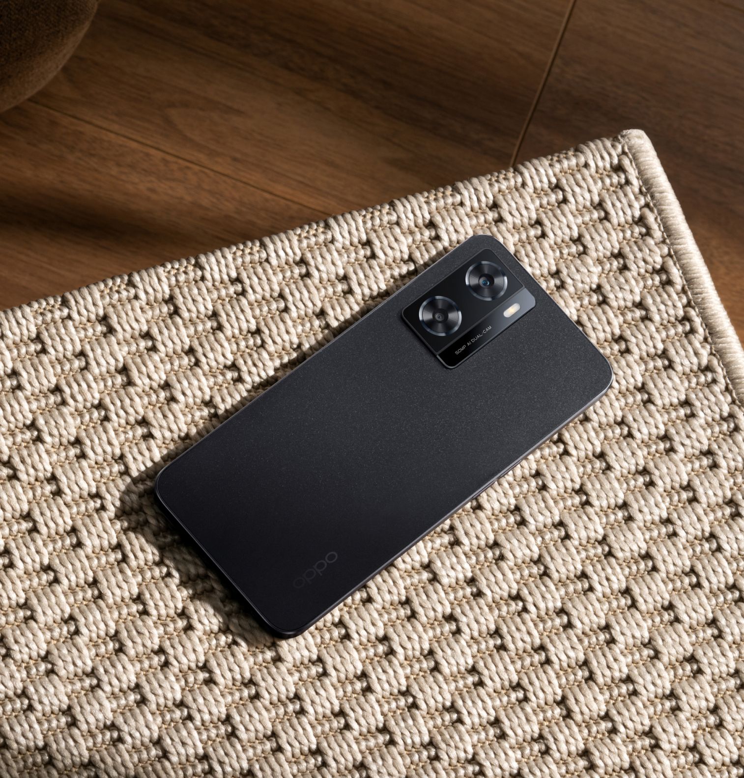 OPPO A77s design starry black