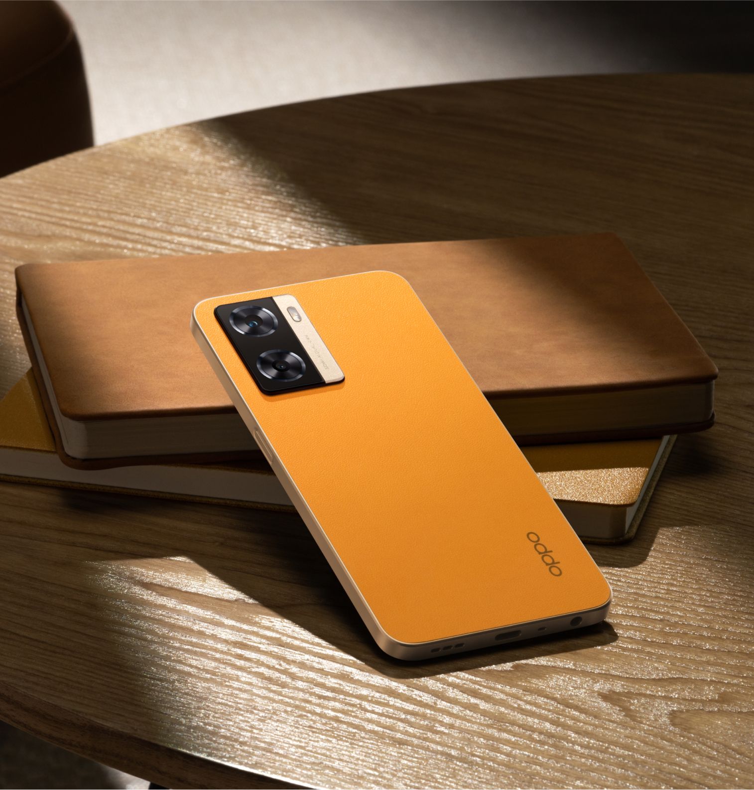 OPPO A77s design sunset orange